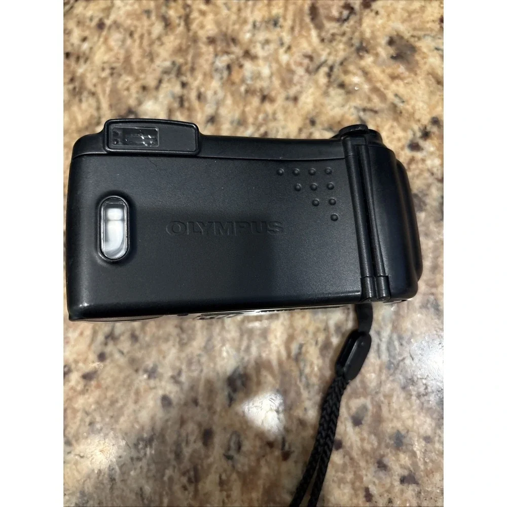 Olympus Infinity Accura Zoom 80‎ DLX Quartz Date Point & Shoot Film Camera